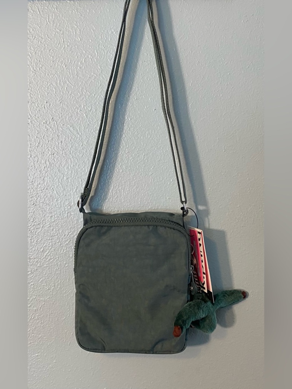 NWT Kipling Compact Crossbody Bag with Adjustable Strap & Plush Monkey Keychain - Picture 4 of 16